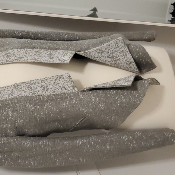 BCBGMAXAZRIA Cropped Tweed Blazer – XS - Picture 2 of 8